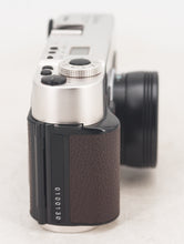 Charger l&#39;image dans la galerie, Konica Hexar AF Rhodium avec Hexar 35mm F/2

