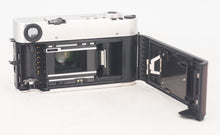 Charger l&#39;image dans la galerie, Konica Hexar AF Rhodium avec Hexar 35mm F/2
