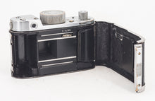 将图片加载到图库查看器，Berning Robot II avec Schneider Xenon 40mm F/1.9
