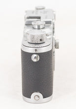 Charger l&#39;image dans la galerie, Leica IIIc Red Curtain Boîtier
